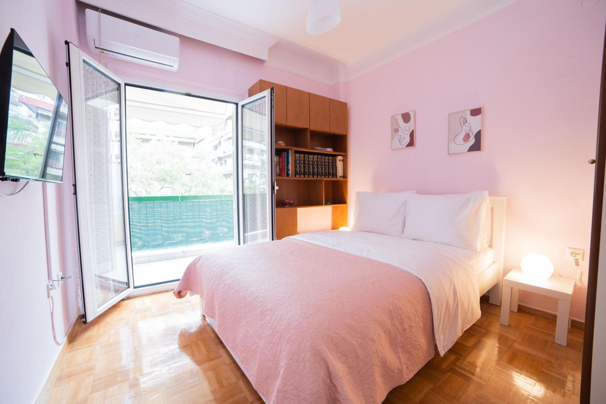 F & B Collection - Flat For 4 Apartment *