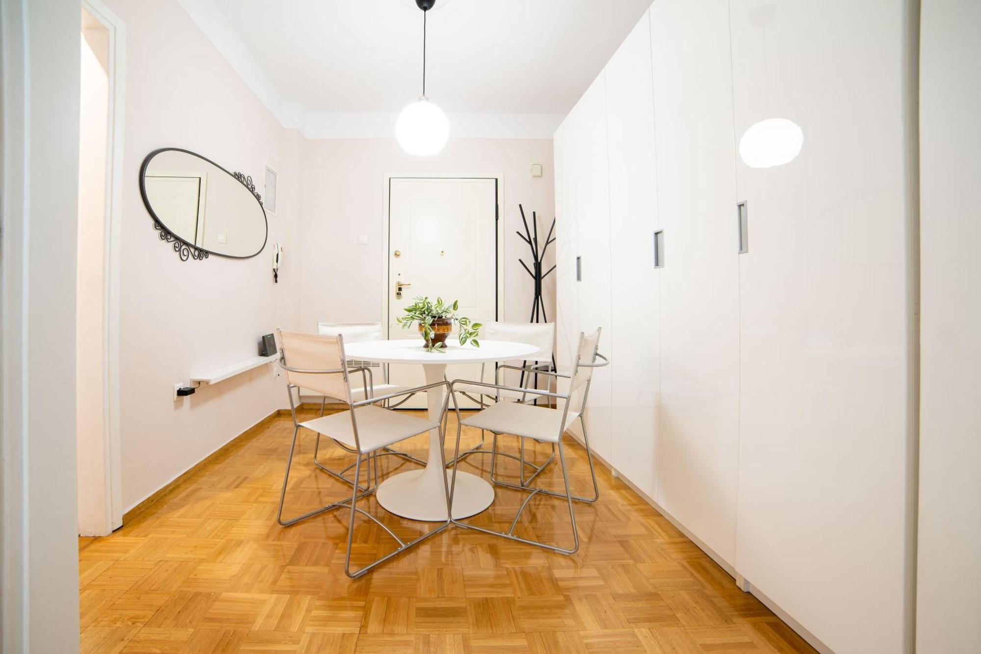 Apartment F & B Collection - Flat For 4 *