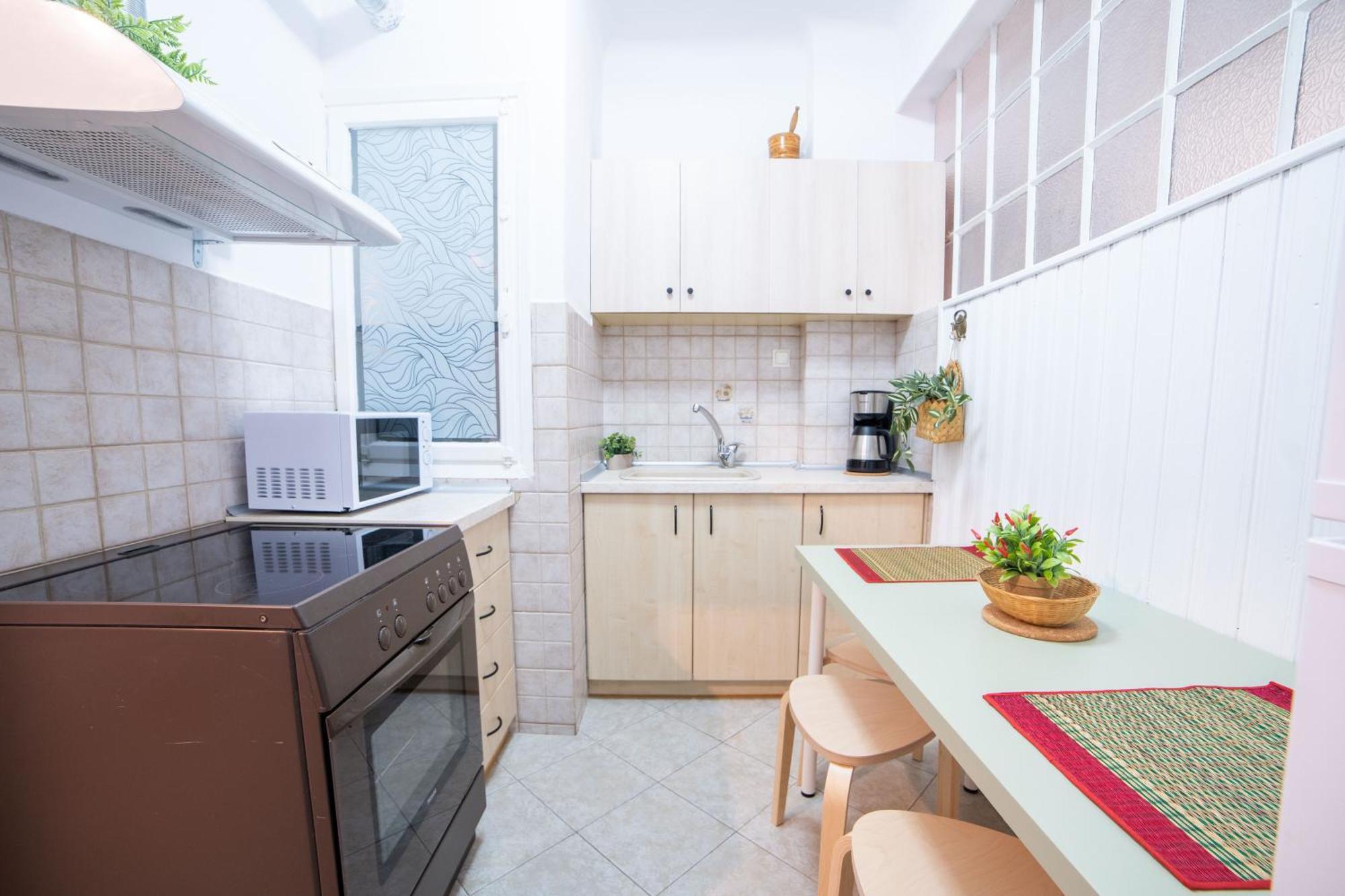 F & B Collection - Flat For 4 *